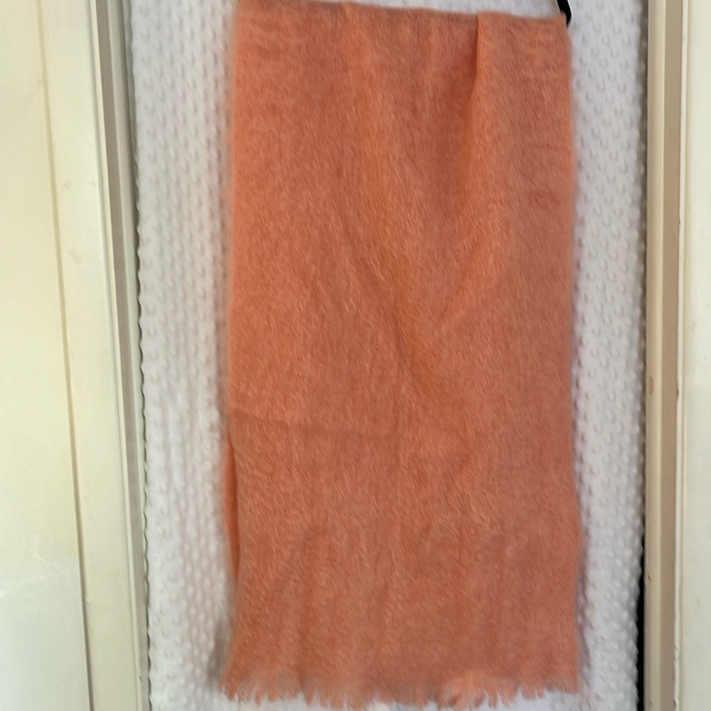 VTG Scottish mohair scarf, peach colored